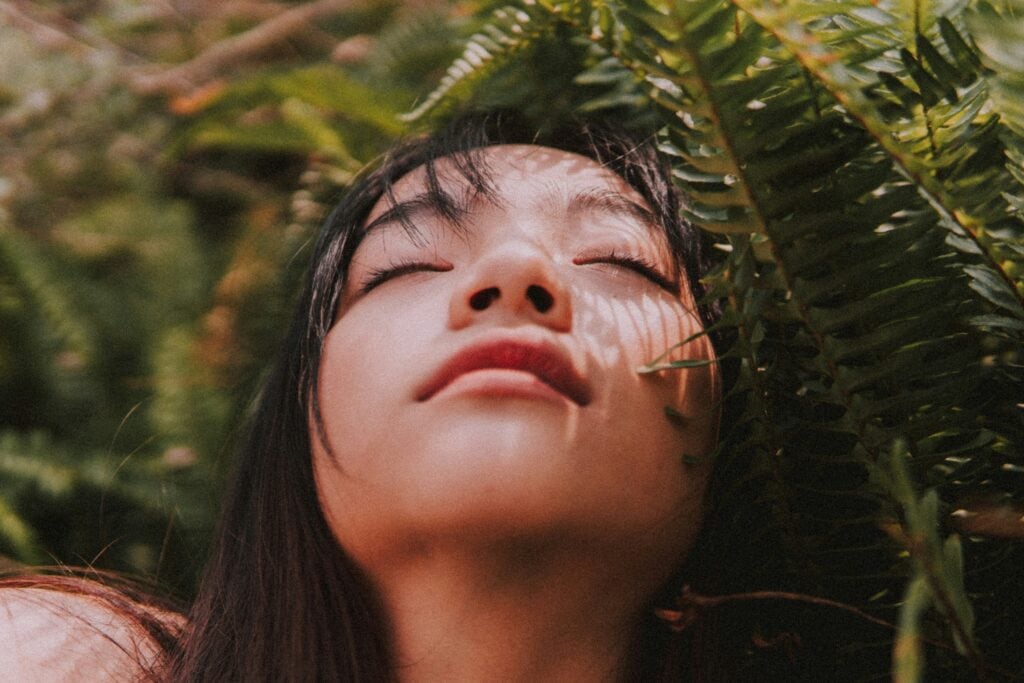 The Eyes, the Spine and Natural Healing. Photo by Cris Trung on Unsplash